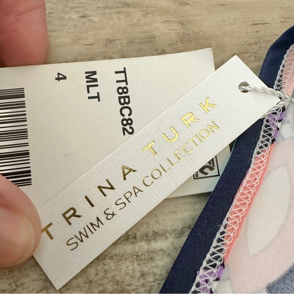 Trina Turk Halter Electric Wave Tankini Swimsuit Top Women's 4 NWT - Picture 8 of 12